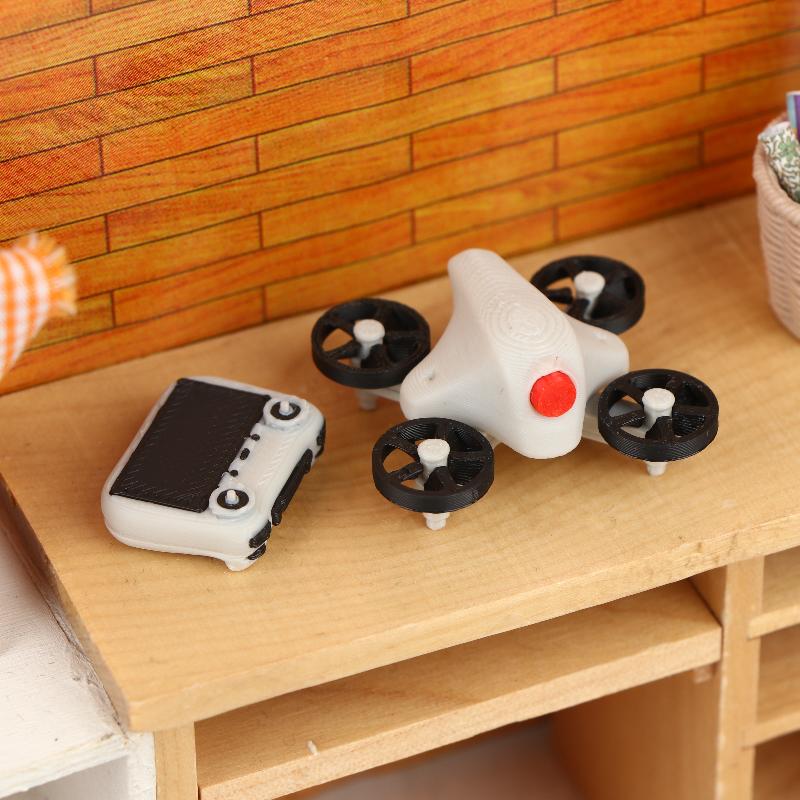 Drones - Miniature Simulation Drone Model With Remote